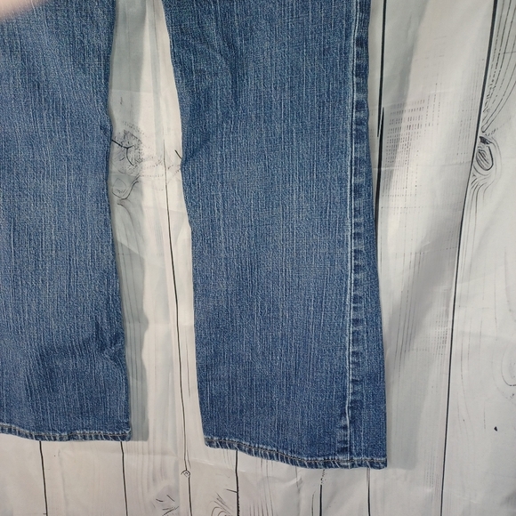 Levi's Signature Low Rise Bootcut Classic Faded Blue Denim Jeans - Picture 9 of 13